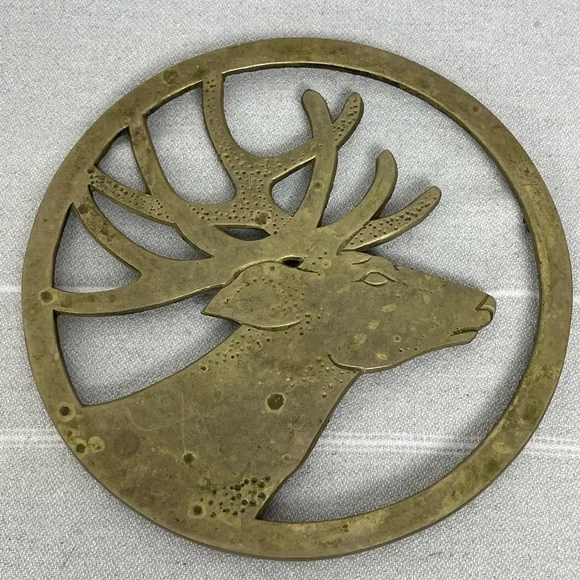 7” Round Solid Brass Stand With Deer Head. - Picture 6 of 8